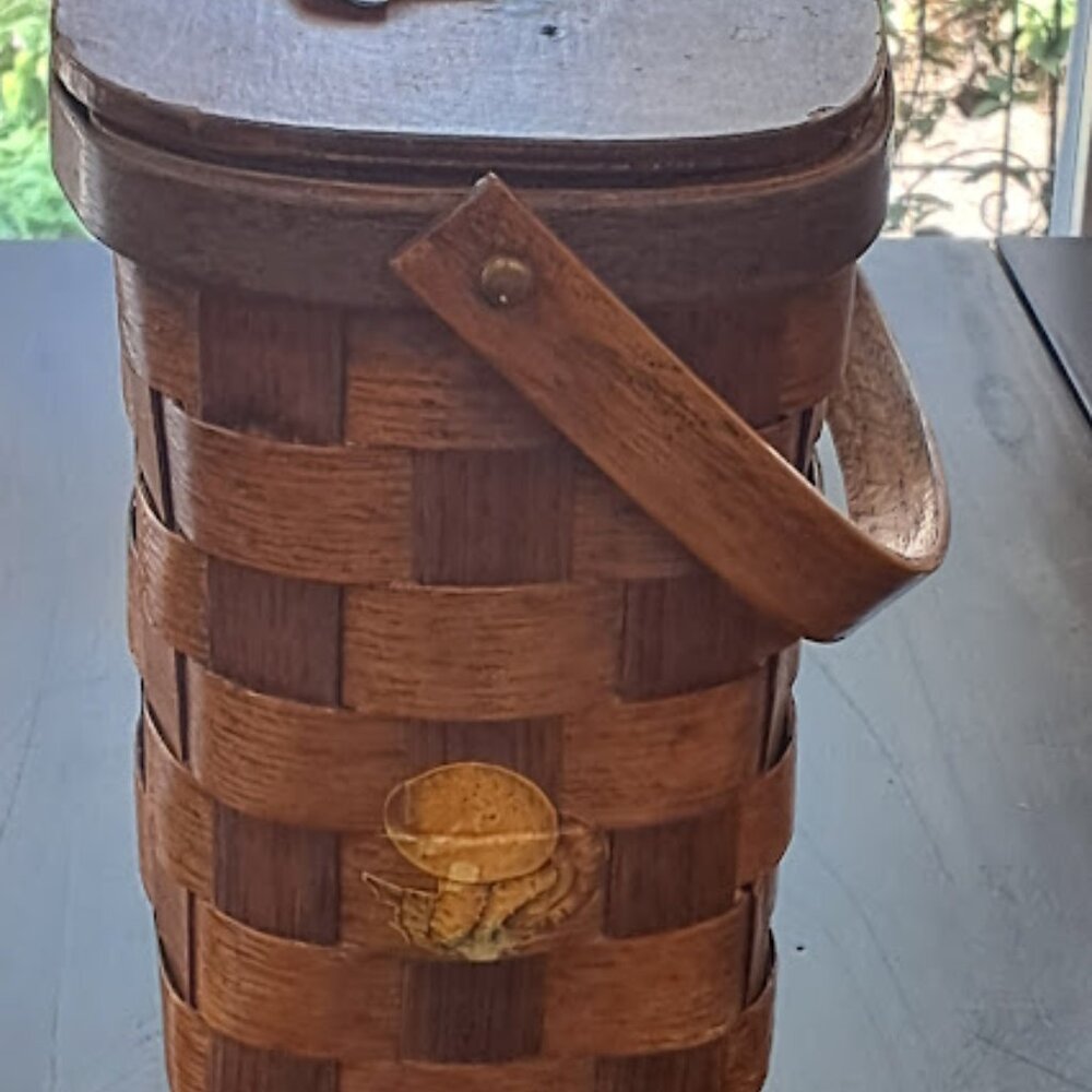 Vintage Basketville Woven Basket/Purse w/Wooden Lid, Mushroom Motif, Stamped - Picture 3 of 10